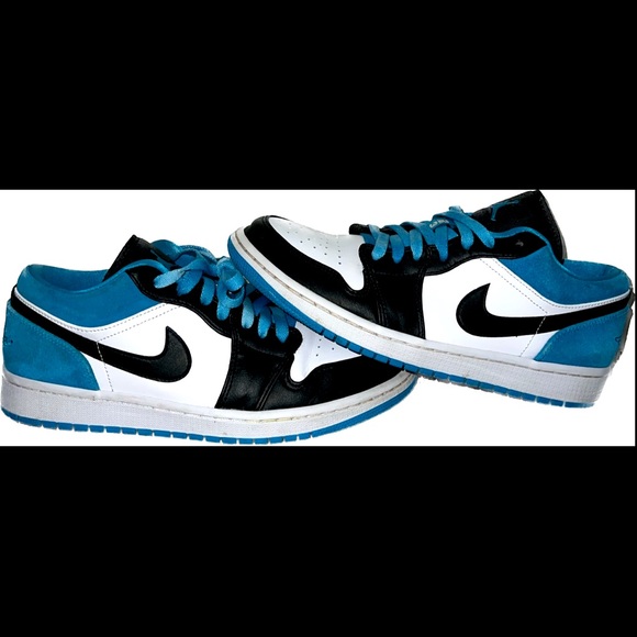 Jordan 1 Low laser blue Size 9.5 OG box